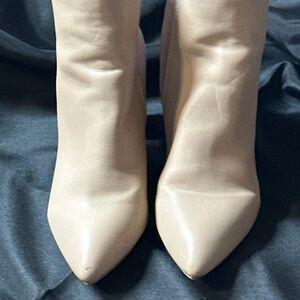 TOP Moda Cream Heeled Boots